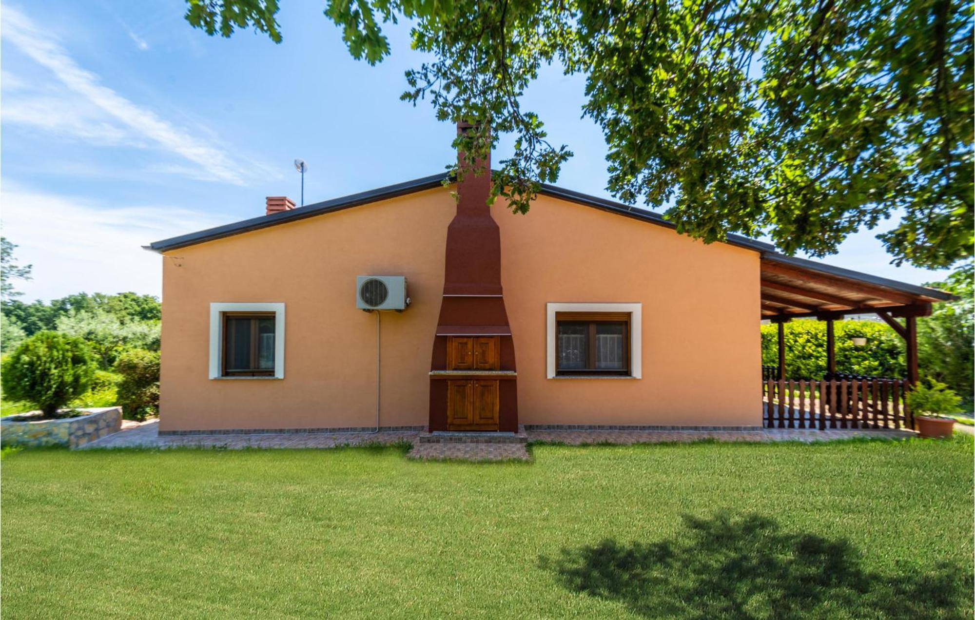 Amazing Apartment In Krnica With Kitchen Zewnętrze zdjęcie