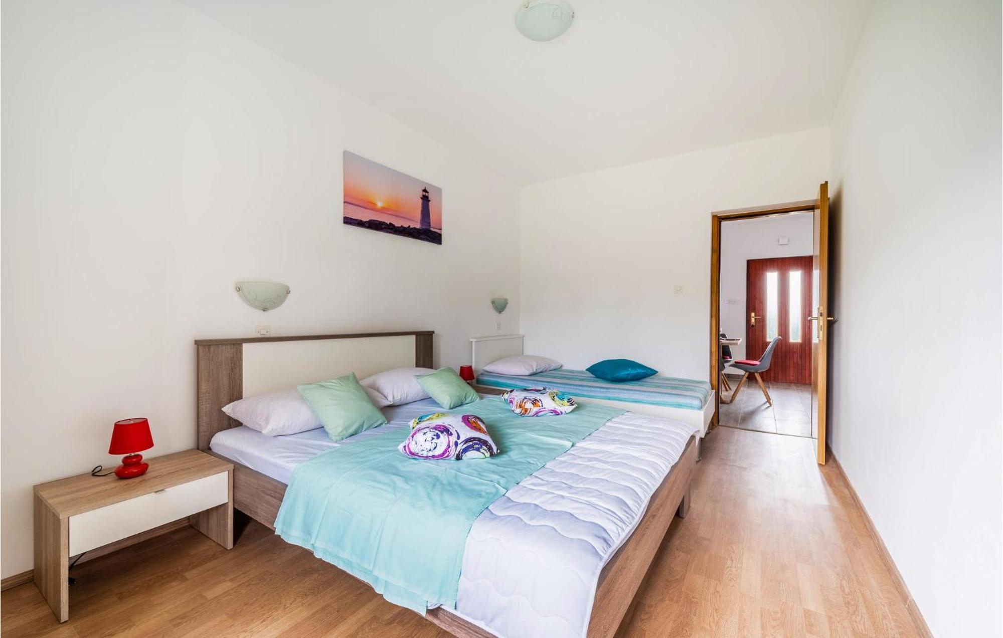 Amazing Apartment In Krnica With Kitchen Zewnętrze zdjęcie